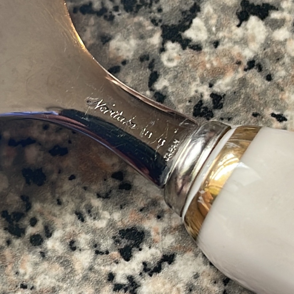 Noritake Cake Server with Christmas Holly Design - Picture 8 of 8